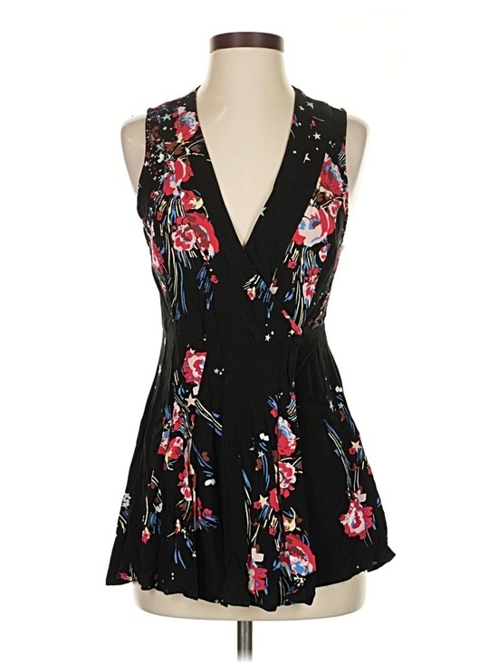 Free People Tops - Free People "Back to the Basics" sleeveless tunic